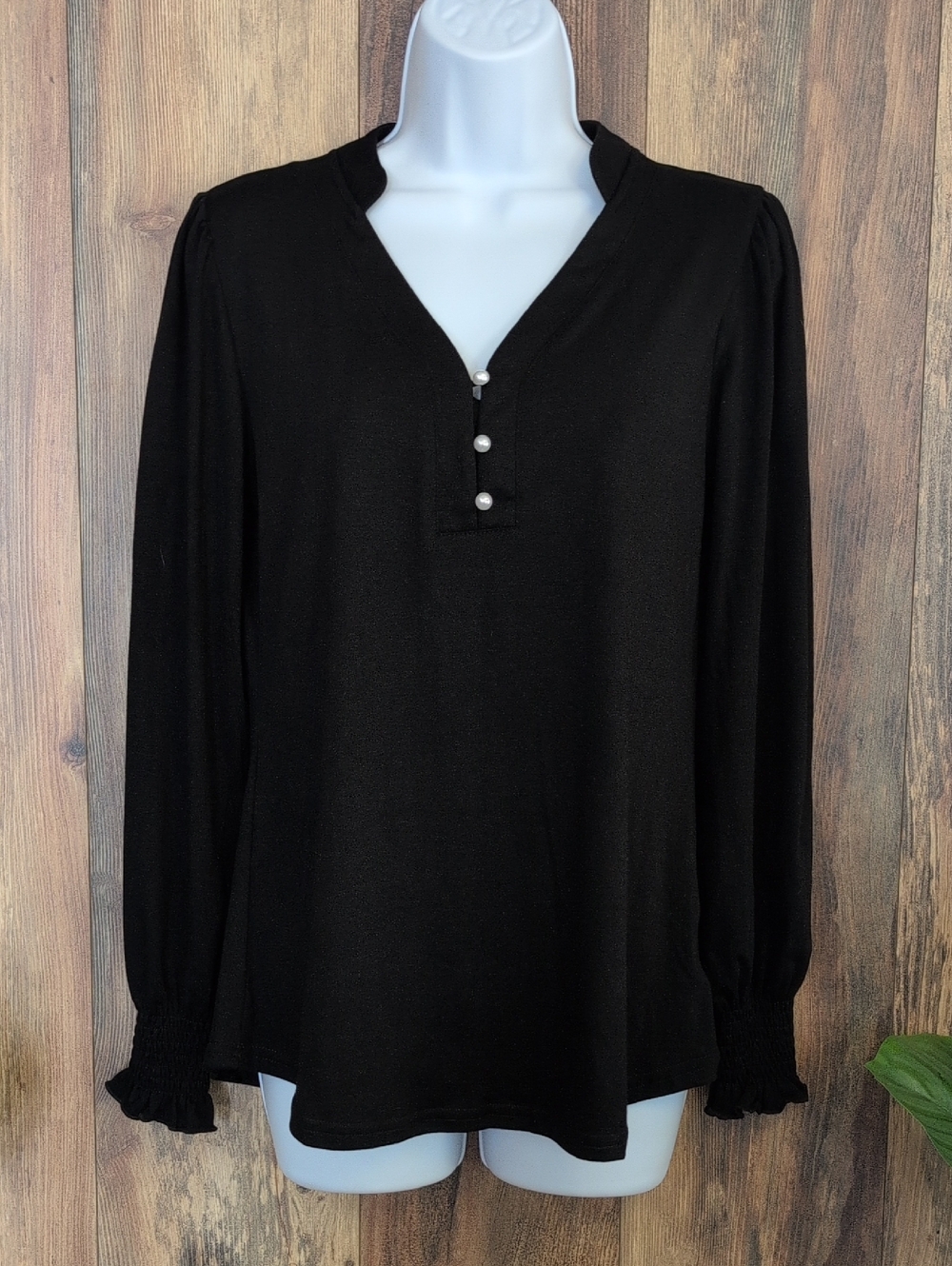 Rapbin Black Long-Sleeve V-Neck Top with Pearl Buttons S    M438